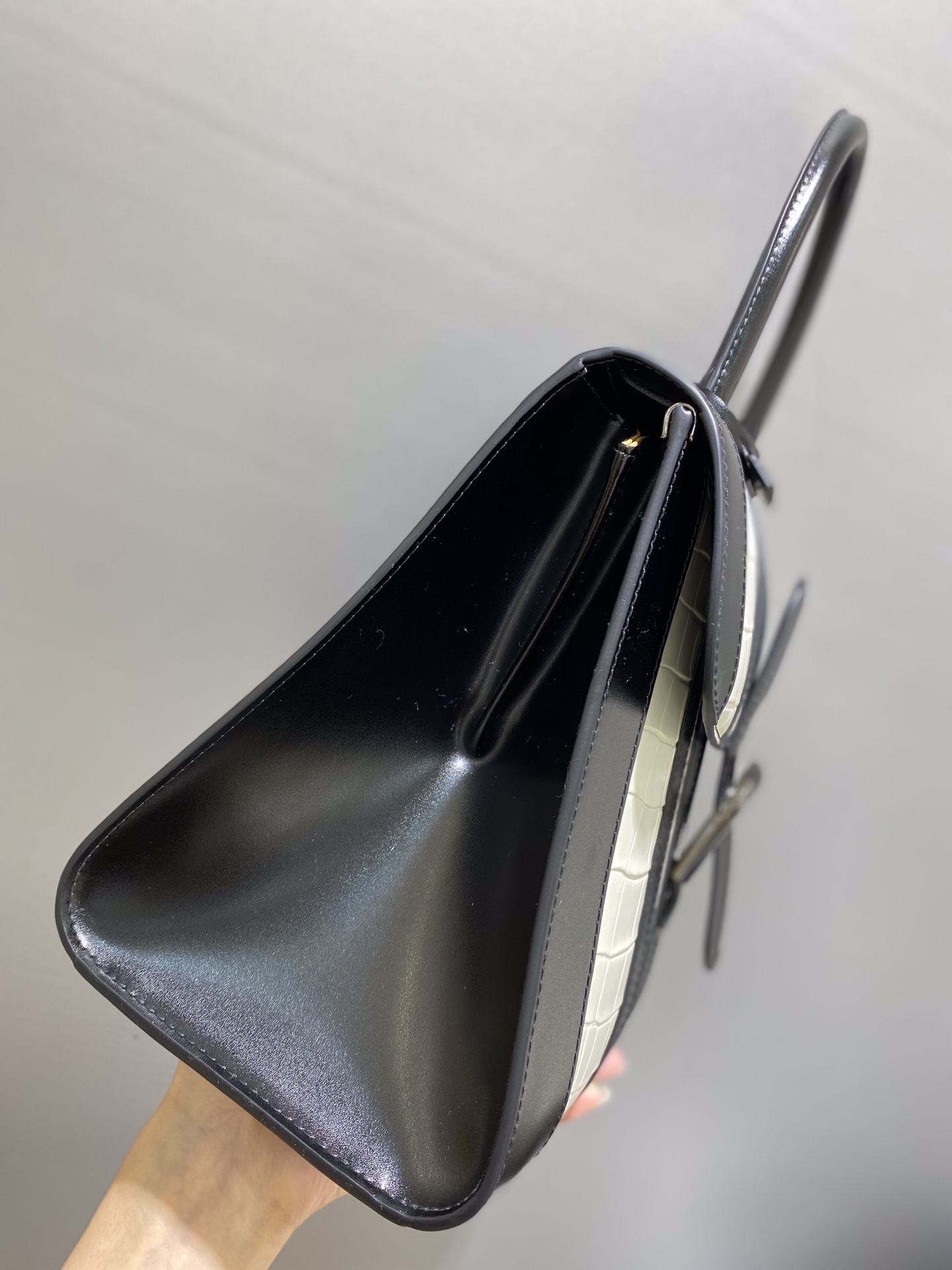 델보 브리앙 박스백 미듐